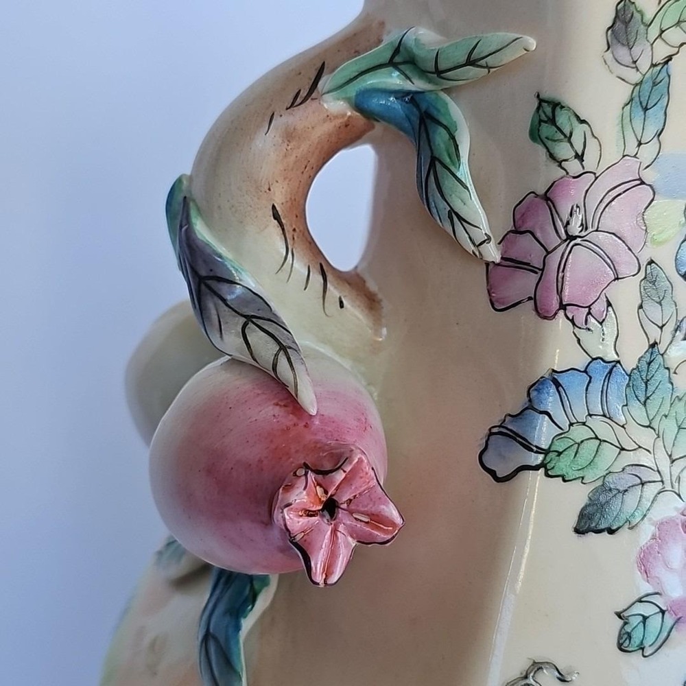 Vtg Chinoiserie Famille Verte Pink Polychrome Vase Hunting Dogs Pomegranate 1958 - Picture 5 of 16